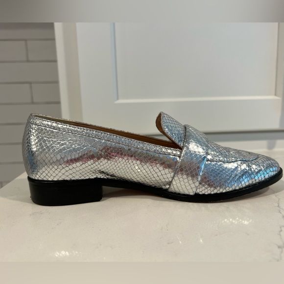 Schutz Silver Snakeskin Leather Loafers. Size 7. GUC! Dustbag included. - Picture 5 of 16
